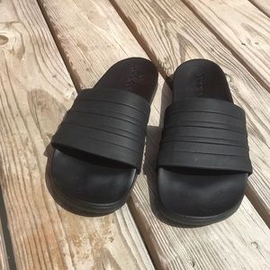 Adidas flip flops